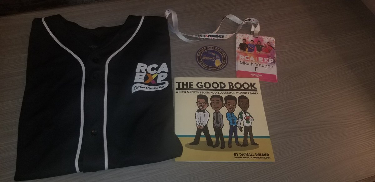 MisterV2021's tweet photo. Ron Clark: Reaching & Teaching Boys Conference was one for the books! This was indeed a dream come true and I'm thankful for it. I love what I do!!!! #SlideCertified #CoatDay #BookSigned #rcaexperience #MaleEducator #Mentor #IgniteTheFire #RCA https://t.co/1SoMinUyVk