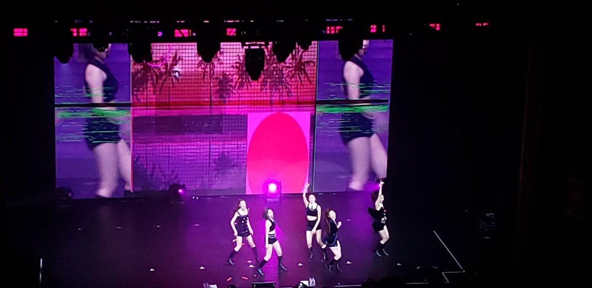 "which korean artist would u collab with?"• yeji - chungha• lia - TWICE• ryujin - sunmi• chaeryeong - red velvet (YOOOO)• yuna - TWICE #ITZY   x  #TWICE   lowkey confirmed??