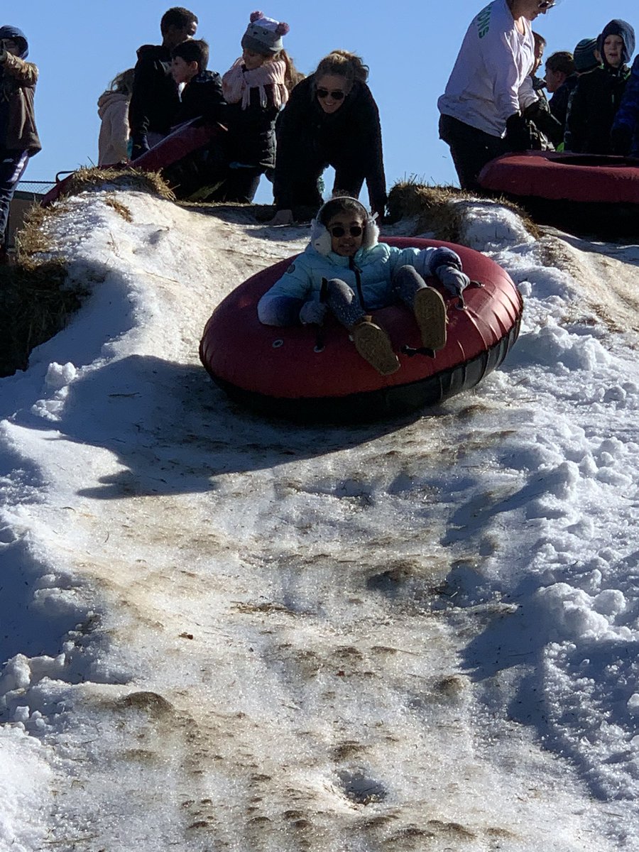 MrsAldridgeRES's tweet photo. Snow Day was a blast! Thanks PTO!!! ❄️☃️ #thegrove @WGESdragons https://t.co/gxlRcGB440