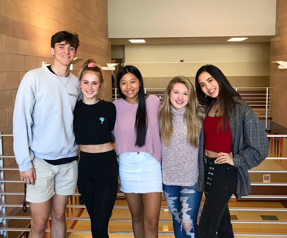 jillnle's tweet photo. 1st rjh meeting of 2020
w/ brownies and popcorn!!!!
theme:
-self sufficiency 
-self confidence
-self love https://t.co/gT1hECLQgd