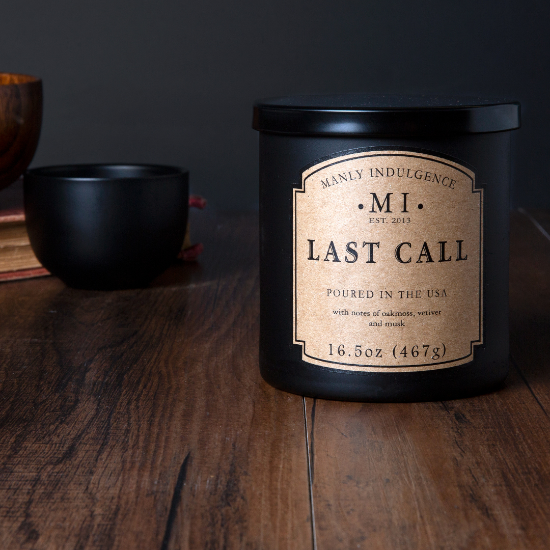 ManlyIndulgence's tweet photo. It's all in the details: 
✔️matte black jar 
✔️lead-free cotton wick
✔️approximate burn time of 60 hours

Shop our Classic collection – https://t.co/qZr7ooDGvD https://t.co/yE6uOM3usV