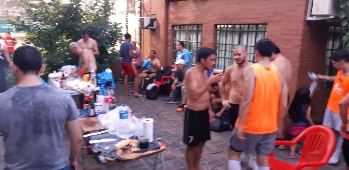 OrellanoMario's tweet photo. Volvió el fútbol de los viernes a #NaciónServicios/#SUBE junto a los compañeros de #Disco
#Raz #Addeco 😎🍻😀 https://t.co/fSz8DcCe87