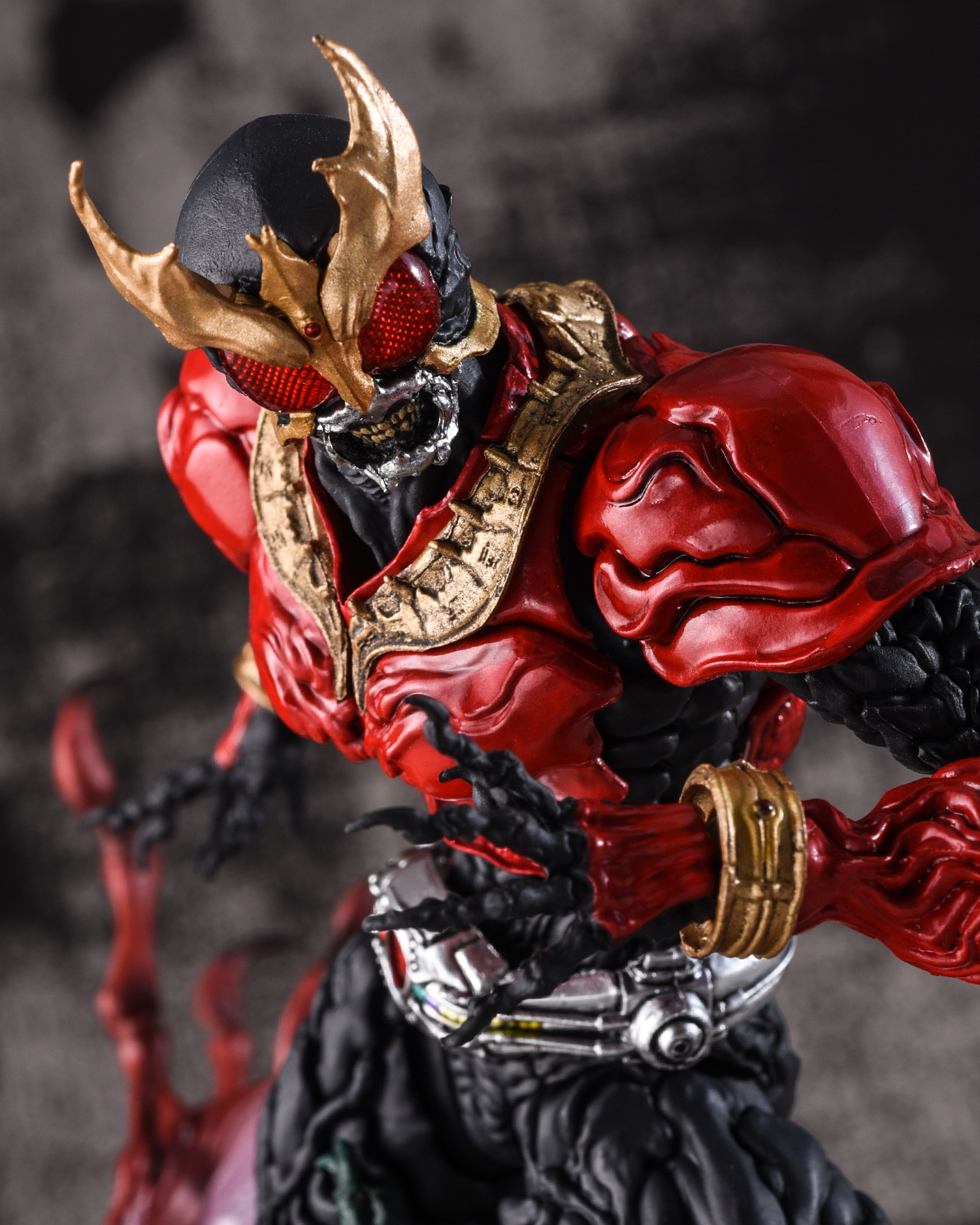 S.I.C 仮面ライダークウガ マイティフォーム 大山竜 × 仮面ライダークウガ Amazon | S.I.C. SIC 仮面ライダークウガ マイティフォーム 造形