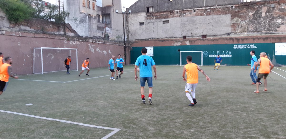 Fútbol de los viernes #SUBE junto a #Raz #Disco y #Adecco ⚽️😃