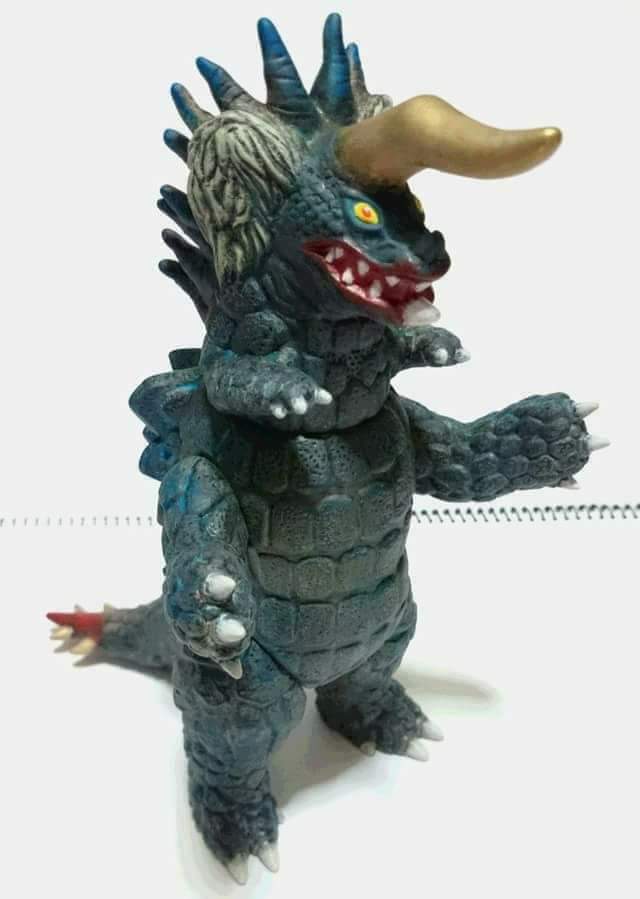 ミラーマン』最終回に登場する角獣デッドキング。 今、「やまなや