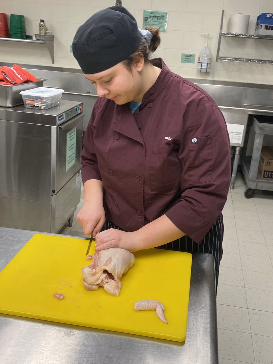 Bloomington_ACC's tweet photo. BACC Culinary Arts students had a chance to practice their chicken fabrication skills in class today! Shout out to Chef Mark from Sullivan University for sharing his talent and knowledge with our students!
#markchefdorman
#sullivanuniversity https://t.co/eKVnFwxxGA