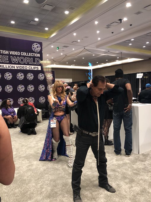Always fun in the @Clips4Sale booth!!! https://t.co/mTQXDs1e9S<a class="tags" href="/tag/clips4sale">@clips4sale</a><a href="/tag/mvsales"class="tags"><span>#mvsales</span></a>