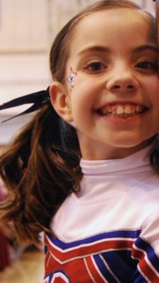 MorganHumphreyy's tweet photo. that’s on puberty &amp; braces https://t.co/tGMpNEcc7l