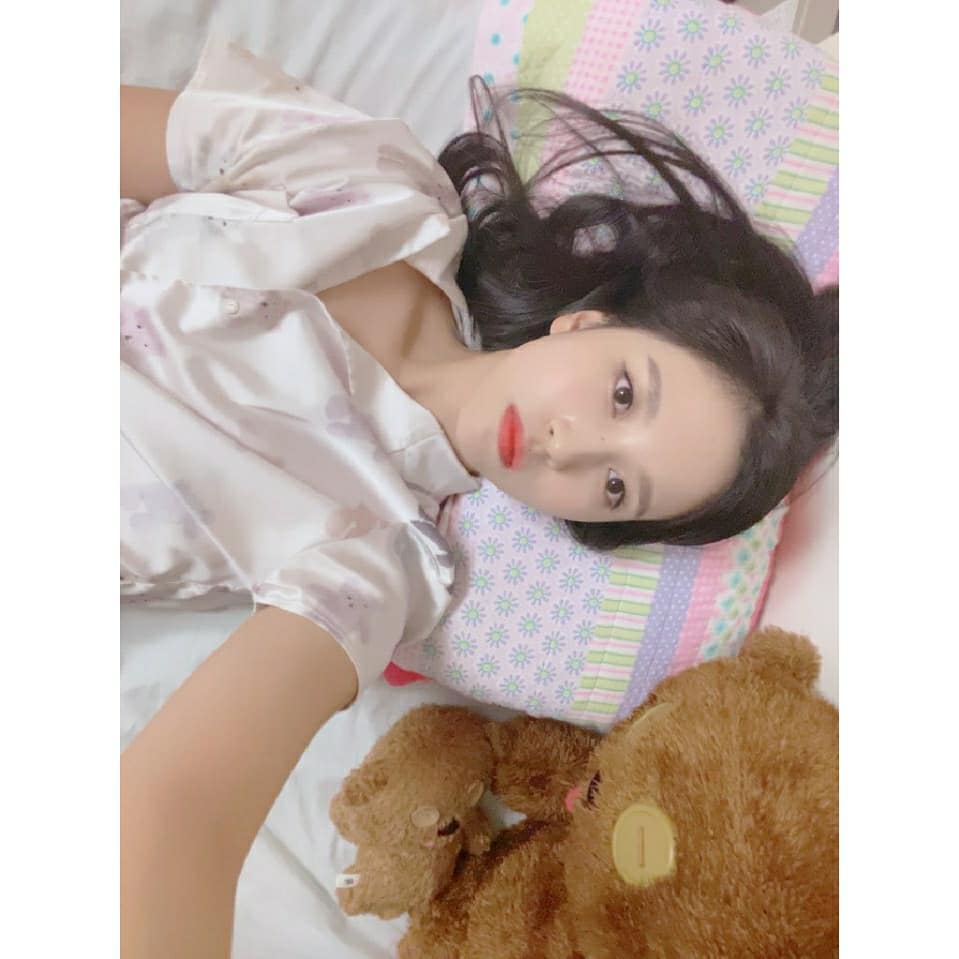 200125 MINA POSTED IN TWICETAGRAM AGXJSKDJA A DAY AFTER DAHYUN AND WE'RE ALL HAVING A MINA BREAKDOWN today is the official start of 2020 !! happy lunar new year, minari~ ily imy ily imy  p.s. this is an everydayhyun thread but im making an exception bc MINA MINA MINA