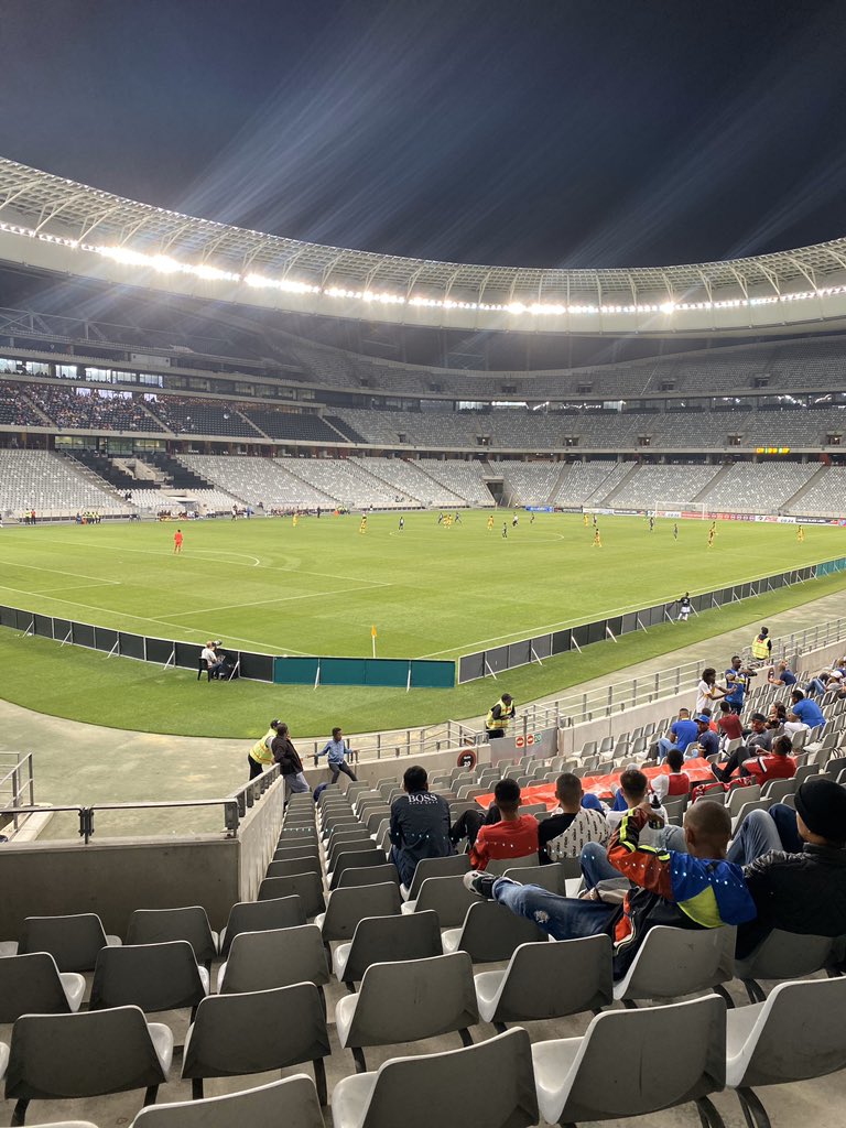 After the cruise,we quickly rushed to watch the match between CT city and black leopards!