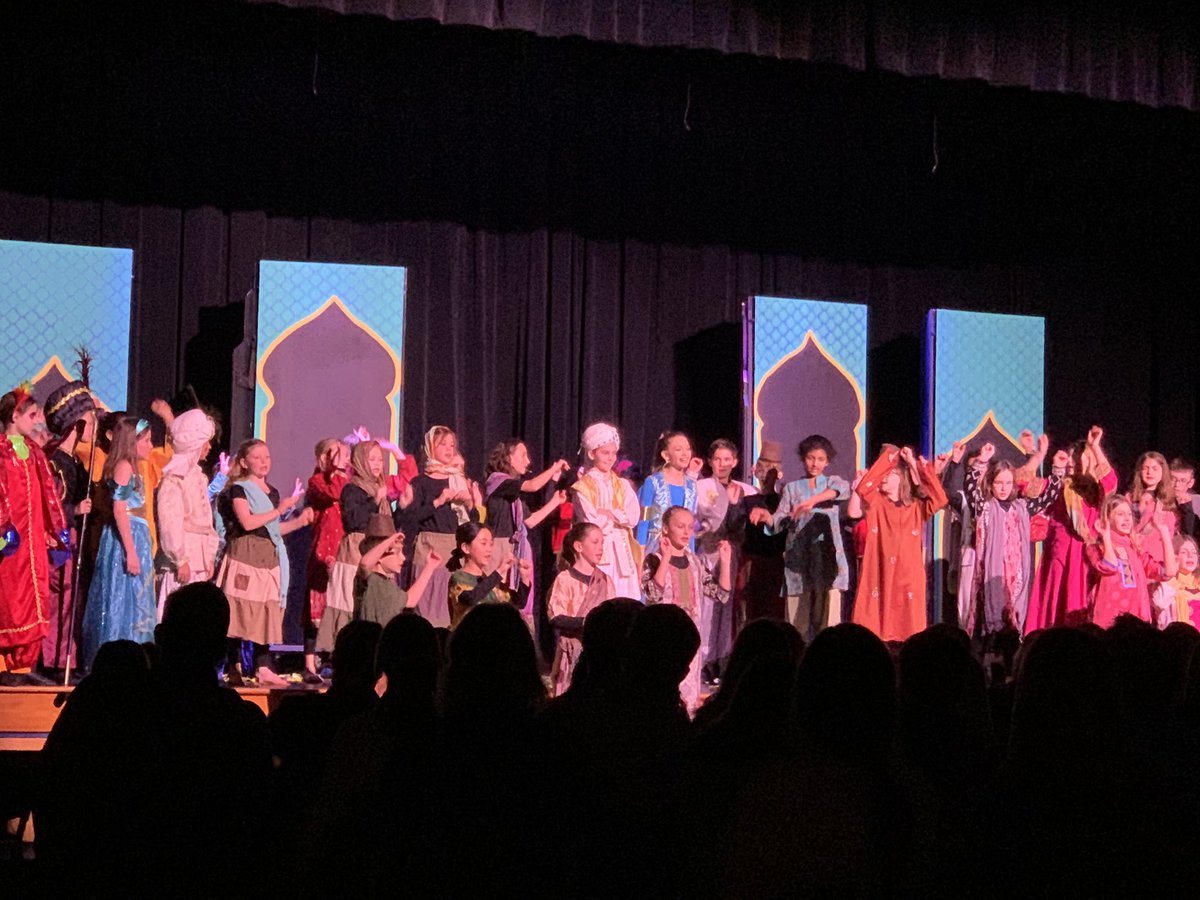 #D70Cougars take us on a magic carpet ride with their outstanding performance of Aladdin. Congratulations to these impressive students and the dedicated staff that guided them. Thank you all for a wonderful evening.❤️🎭 #D70Shinyapple