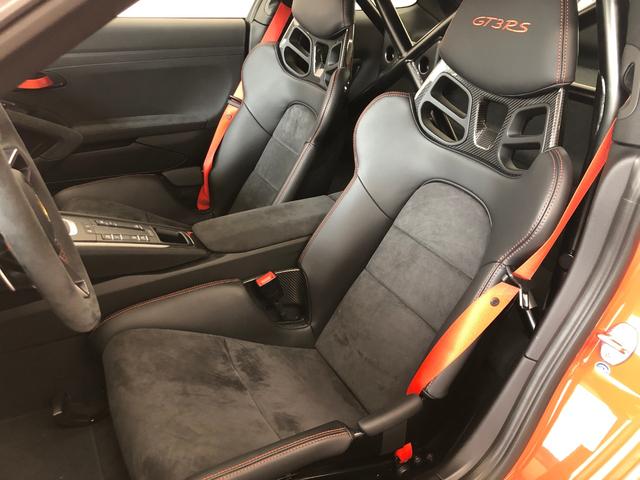napoleon_auto's tweet photo. 「911 GT3」をベースに、さらなるパワーアップと軽量化された「911 GT3 RS」の入庫でございます。
走りを極限まで求めた一台となります。
ぜひ当店のショールームにてご用意ございますので、
お問い合わせ、ご予約お待ちしております。

https://t.co/RNg0XeSgGo

#ポルシェ　#Porsche　#911　#GT3RS https://t.co/nSzTYp6SF4