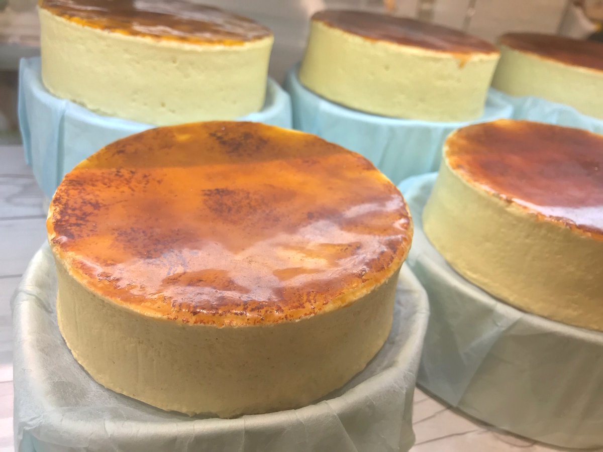 小田急百貨店 新宿店 公式 本館地下2階 シーズンスイーツに コンディトライ神戸 が出店中 職人の手間とおいしさへのこだわりが詰まった 神戸バニラフロマージュ はクリームチーズの濃厚な味わいが美味なチーズケーキ マダカスカル産バニラ