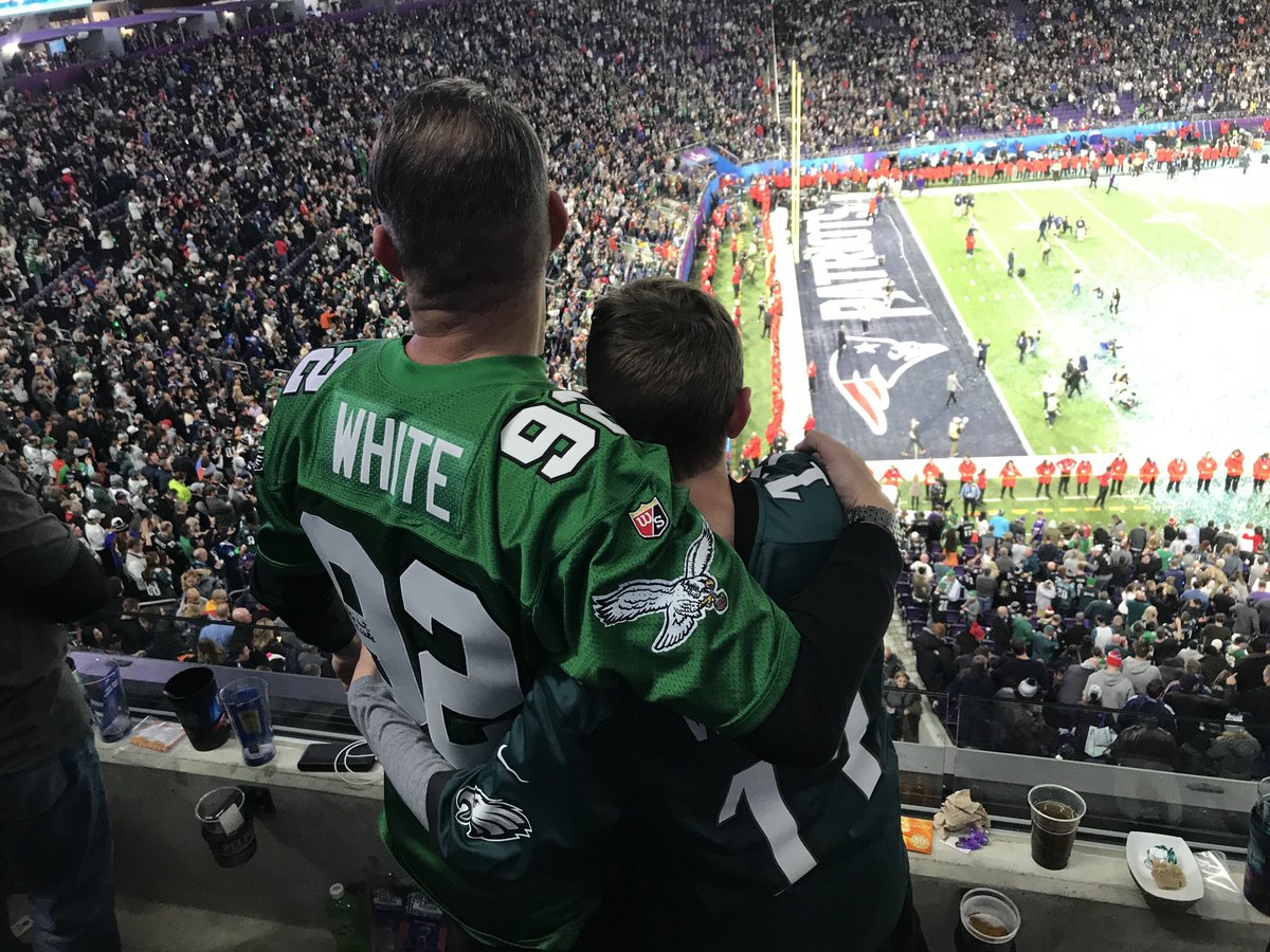 Was talking to an Eagles fan today and showed him this pic.

I took this picture at Super Bowl 52 of this dad and his kid. Philly Twitter, help me find this guy, they deserve this picture.

Help me find him. They were at the game.