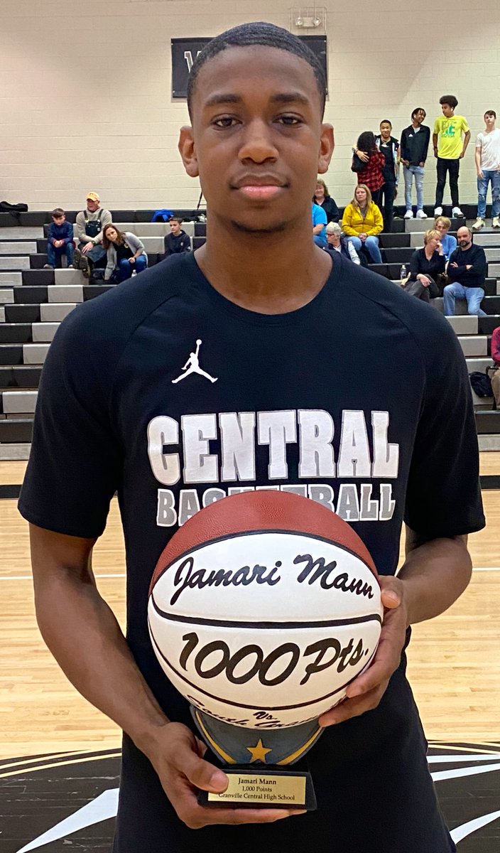GCHS_Hoops's tweet photo. Congratulations C/o ‘21 @jhoops0 surpassing the 1000th point mark! https://t.co/K1CZOOC9gz