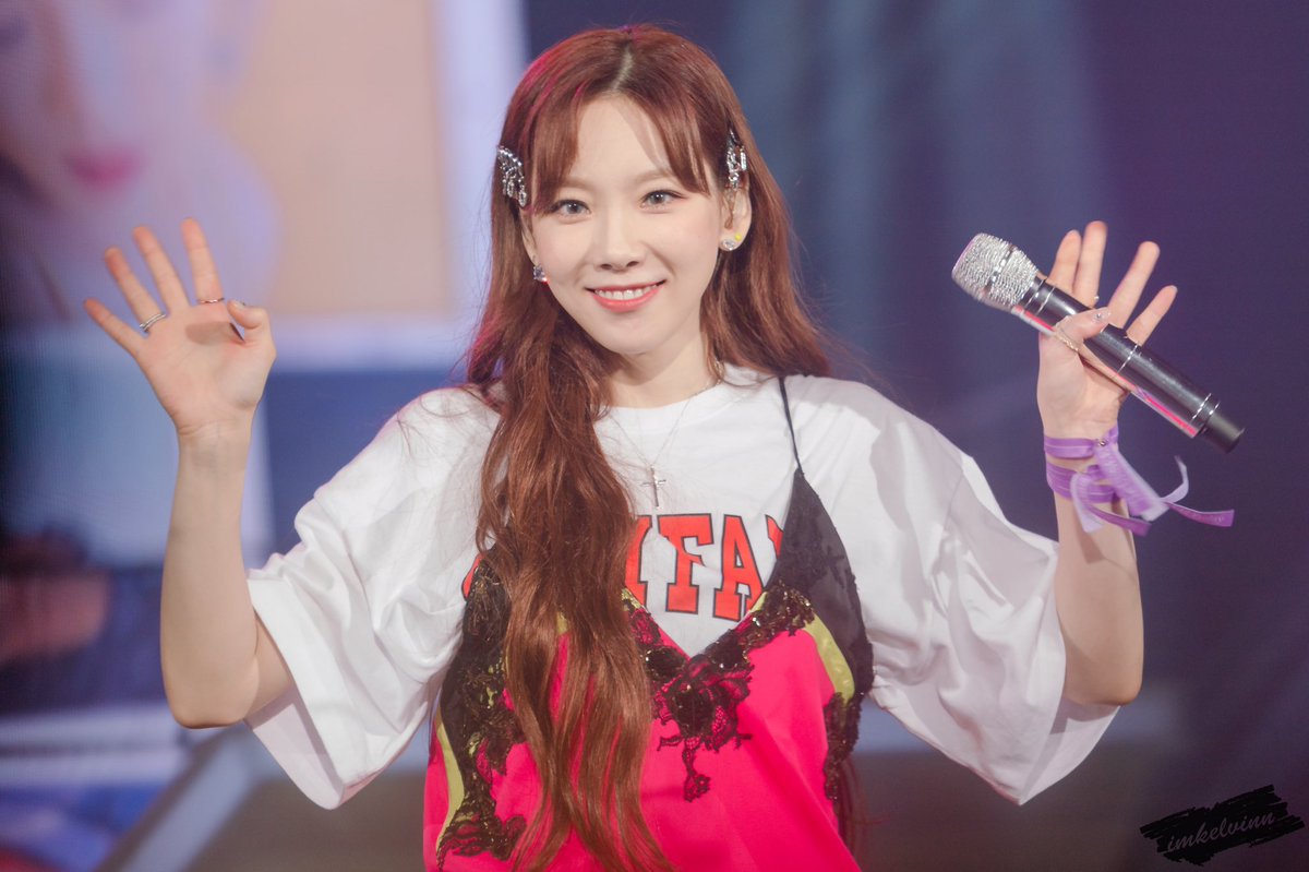 _imkelvinn's tweet photo. 200117 Taeyeon The UNSEEN Concert D1 (2)

새해 복 많이 받으세요 🎊🎊🤣

#Taeyeon #KimTaeyeon #김태연 #태연 #소녀시대 #tysone https://t.co/Qh5I1qZAwk