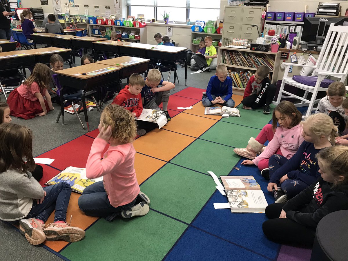 LButtry1's tweet image. Completed a random act of kindness today! Thanks to @mrsreedyses and @lynsey_bonner05 for letting my 2nd graders read to their 1st grade students. 📚 We had a great time reading Click Clack Moo Cows That Type. #connectses #bulletpride