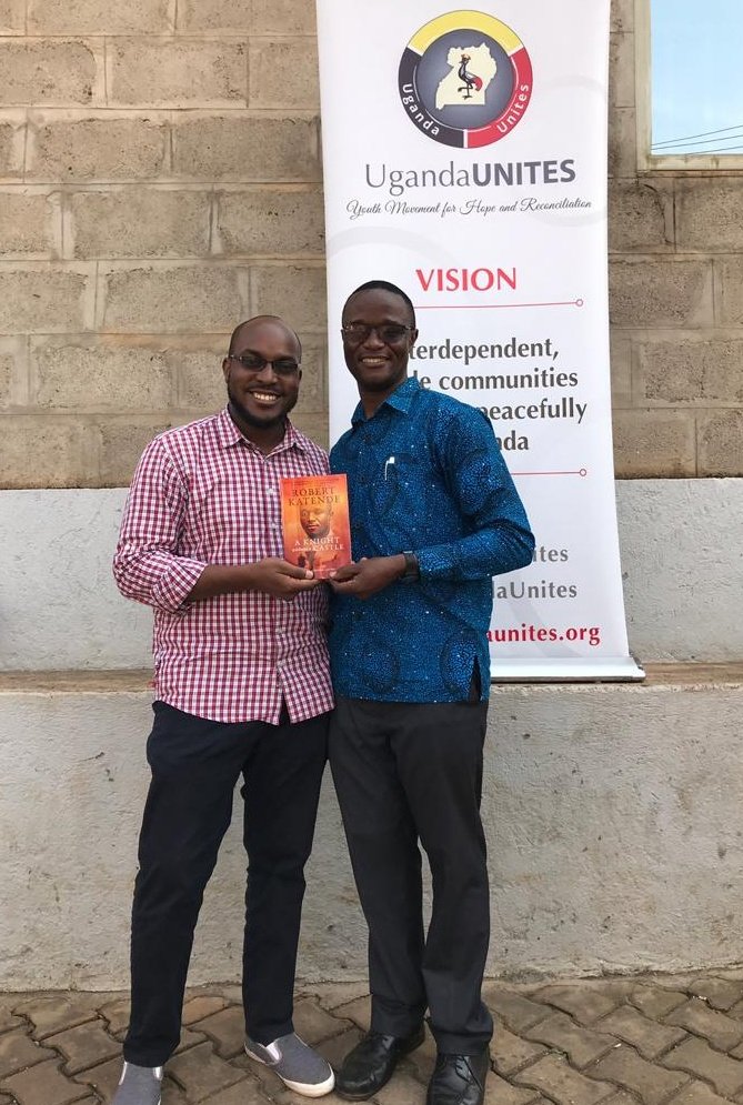 I got myself a copy of A Knight without a Castle, a book by the amazing Robert Katende @RKInitiative about his life's journey. Get youself a copy on @amazon. @UgandaUnites & @GlobalUnites family have partnered with him to take his chess program into peaceclubs. #Chess4Peace