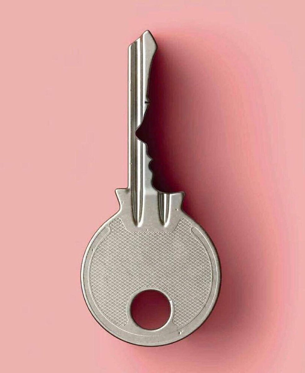 flowersmeller's tweet photo. See the unseen, that's the key!
By Javier Jaén
#key #timspons #satwa #keycut https://t.co/Bb2JeDU9gu