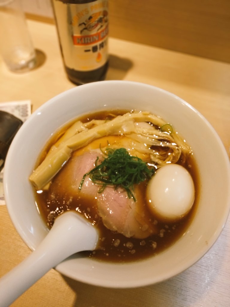 Ah lads, what a bowl in <a href="/ramen_hayashida/">らぁ麺 はやし田 新宿本店</a>. On a personal note, my slurping game is weak. Must improve.