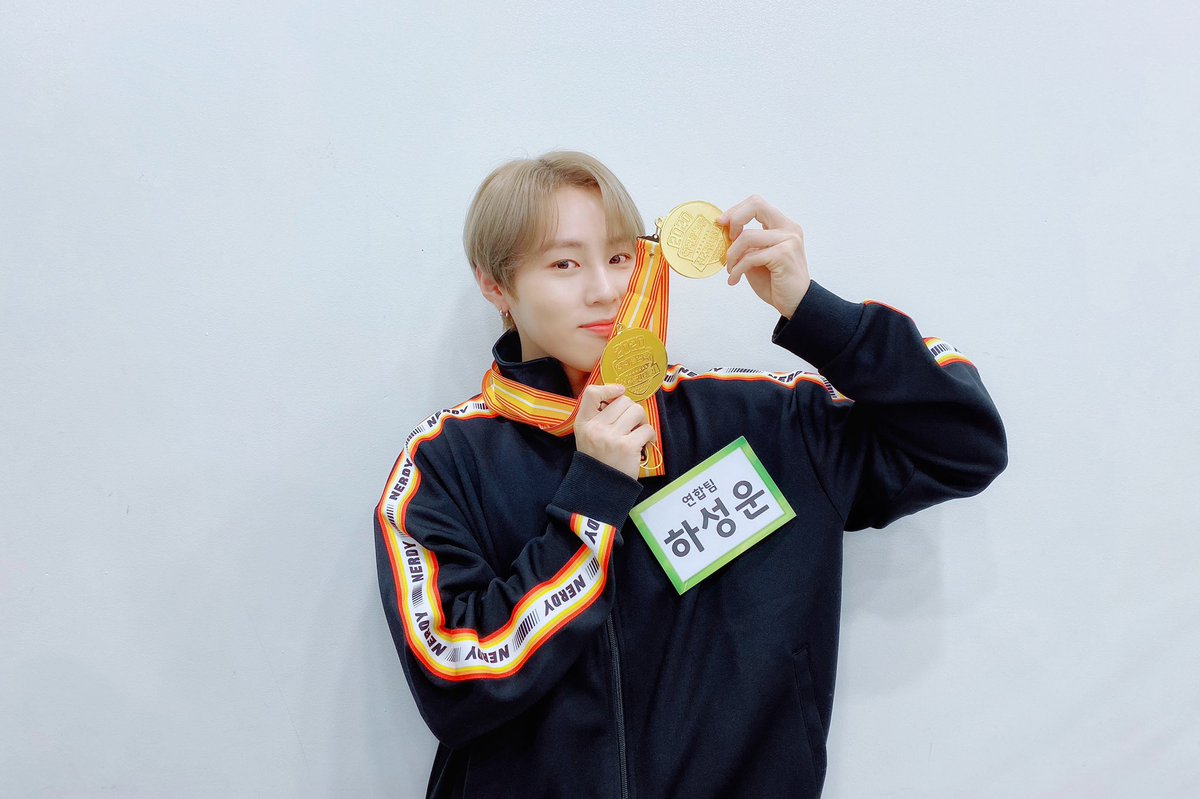 HSW_officialtwt's tweet image. [☁]

빛이 나는 하성운✨ 눈이 부신 하성운🌟
하늘들의 큰 응원 덕분에 e-스포츠 개인전, 팀전 모두 우승을 한 구르미의🏅금메달 인증샷 나갑니다🥰
아직 끝나지 않은 성운이의 활약! 
기대해주세요 😊

#하성운
#HASUNGWOON