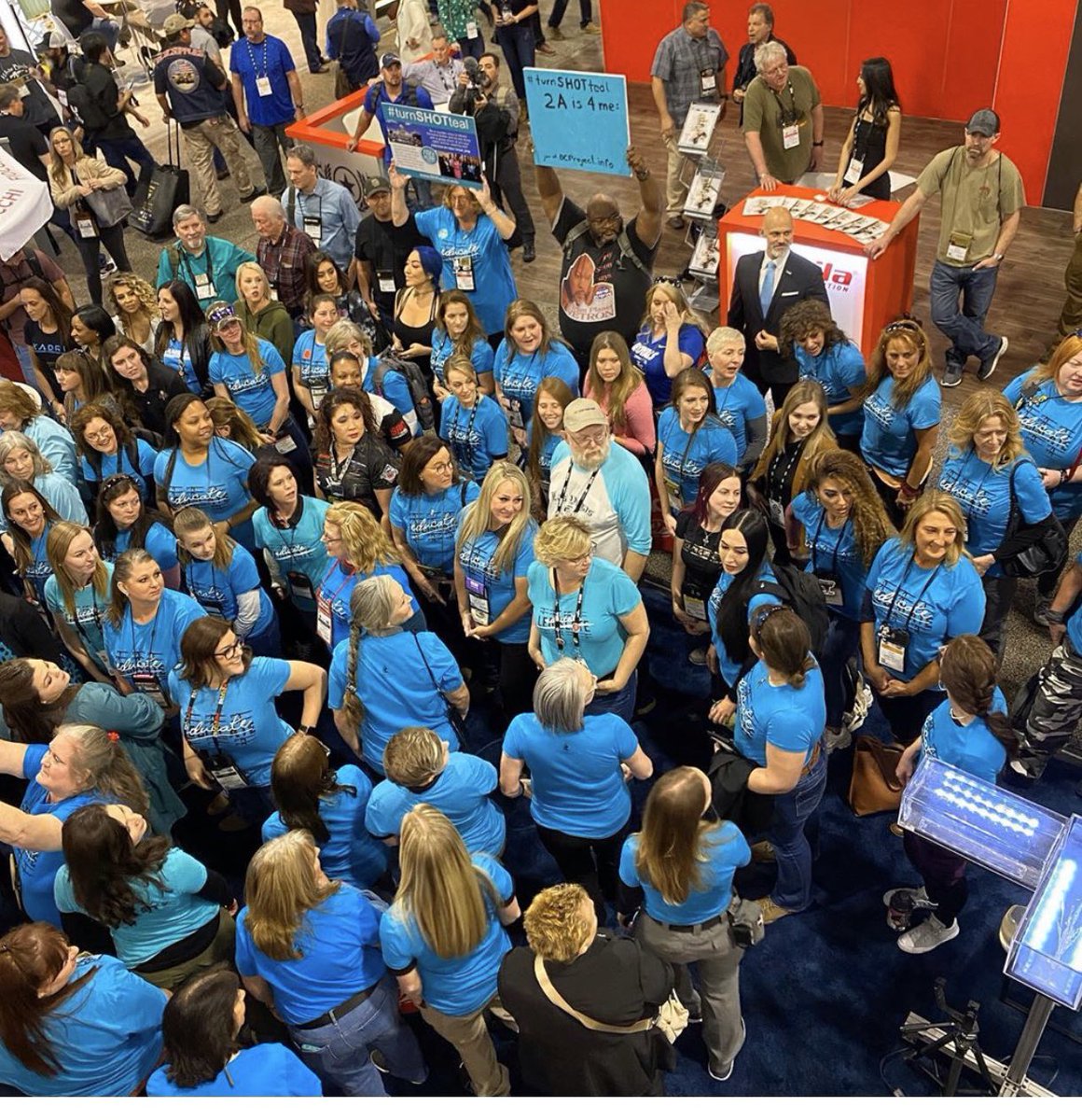 10Sgirl61's tweet photo. @ShockaJilly @shannonrwatts @MomsDemand Me too. I was there in my teal shirt. We are a force to be reckoned with. https://t.co/49H5TyuvPc