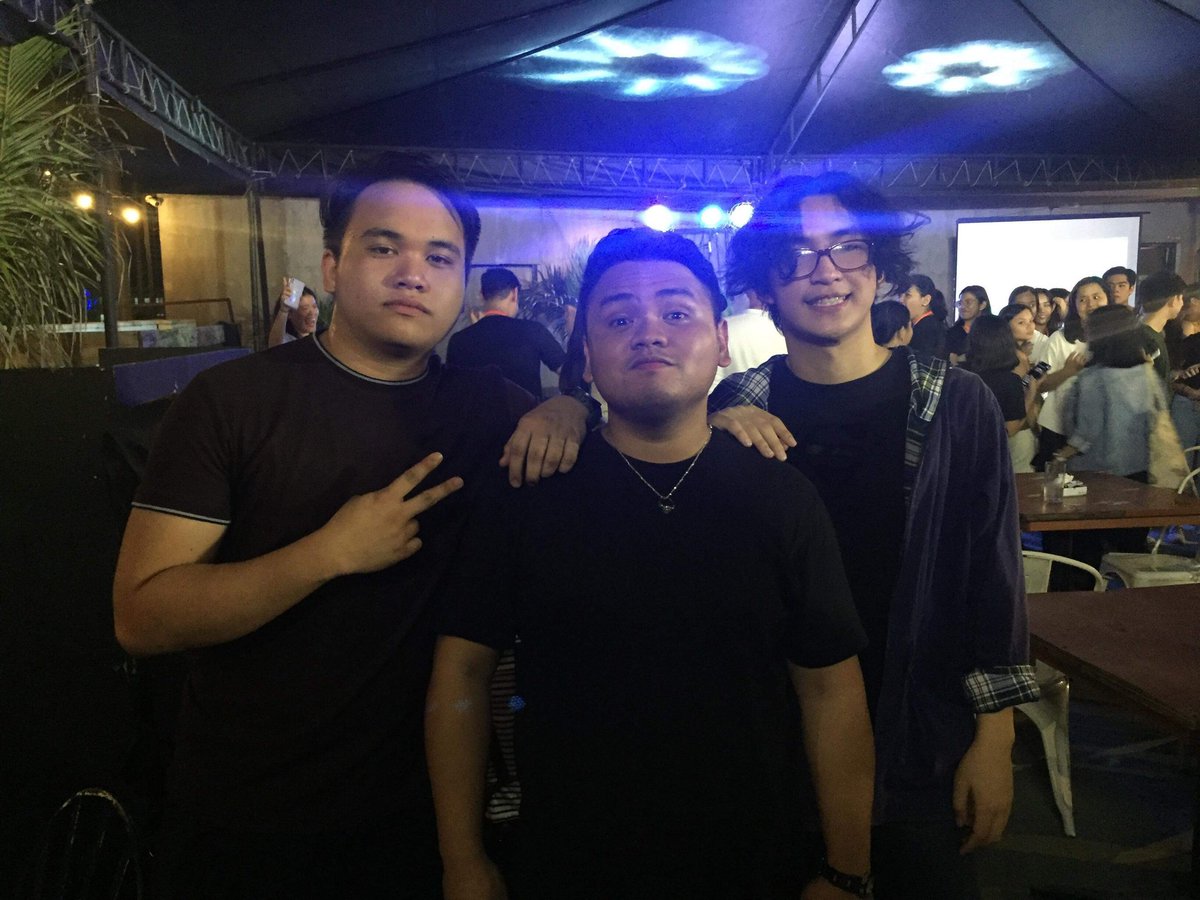 blupointmusicph's tweet photo. Thank you so much @UPFairCosmos for the opportunity to play our music in Manila! It might have been a long trip, but the experience and interaction we had with other musicians made it worth it!
Congratulations to all the bands as well!
#SupportOPM
#blupoint
🔥❤️ https://t.co/cyGCQ3JuKT