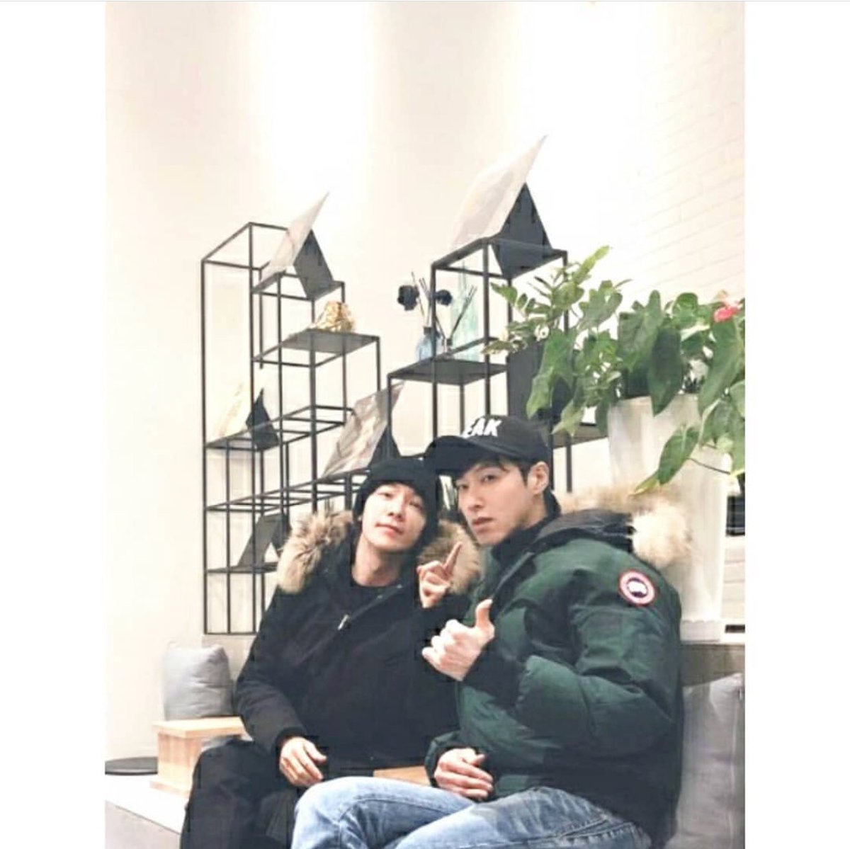 Haru&Oneday (owned by SJ Donghae)Address: 92 Achasan-ro, Seongsu 2(i)-ga 3(sam)-dong, Seongdong-gu, Seoul, South KoreaPrice: $-$$Yunho visited this café at Seongsu-dong. It is known for their pressed juices and calm, relaxing atmosphere.  #캉투어  https://twitter.com/Celpin_official/status/1220721466431483905