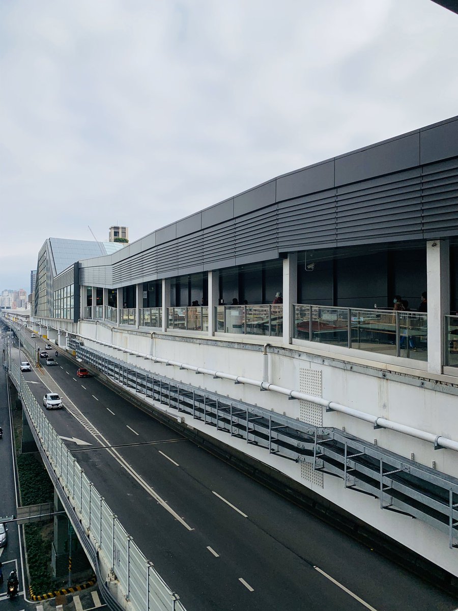 Uuganbatt's tweet image. Метроны шинэ шугам нээгдээд 4 хонож байна. #YellowLine #CircularLine #NewLine #Taipei