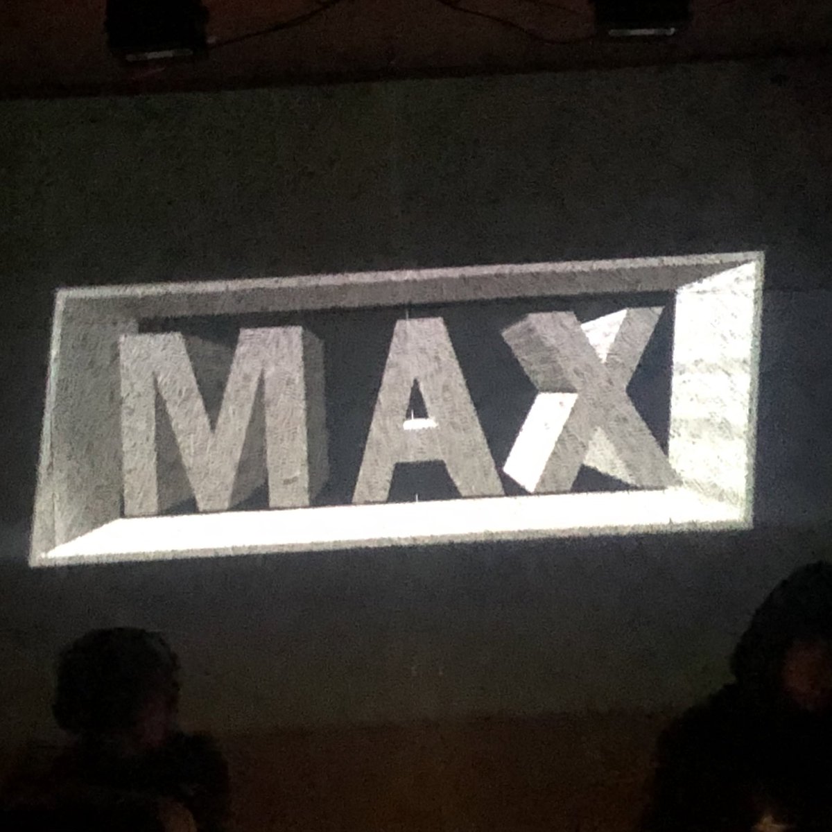 kiiti_out's tweet photo. 来ました〜✨VJがやばいと聞いて😇 #MaxHakuba https://t.co/UKy5d5J79m