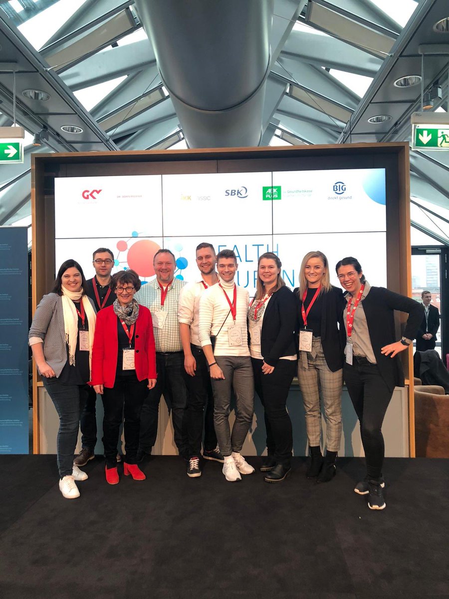 Siemens_BKK's tweet photo. Die Spannung steigt, das Team der ⁦@Siemens_BKK⁩ ist bereit. Gleich geht es los mit den Pitches auf dem ⁦@HIHC_Hackathon⁩! ⁦@DemmlerGertrud⁩ ⁦@juliakatzink⁩ ⁦@SimonS931⁩ ⁦@MannsFranziska⁩ https://t.co/zUxGm7xjjn