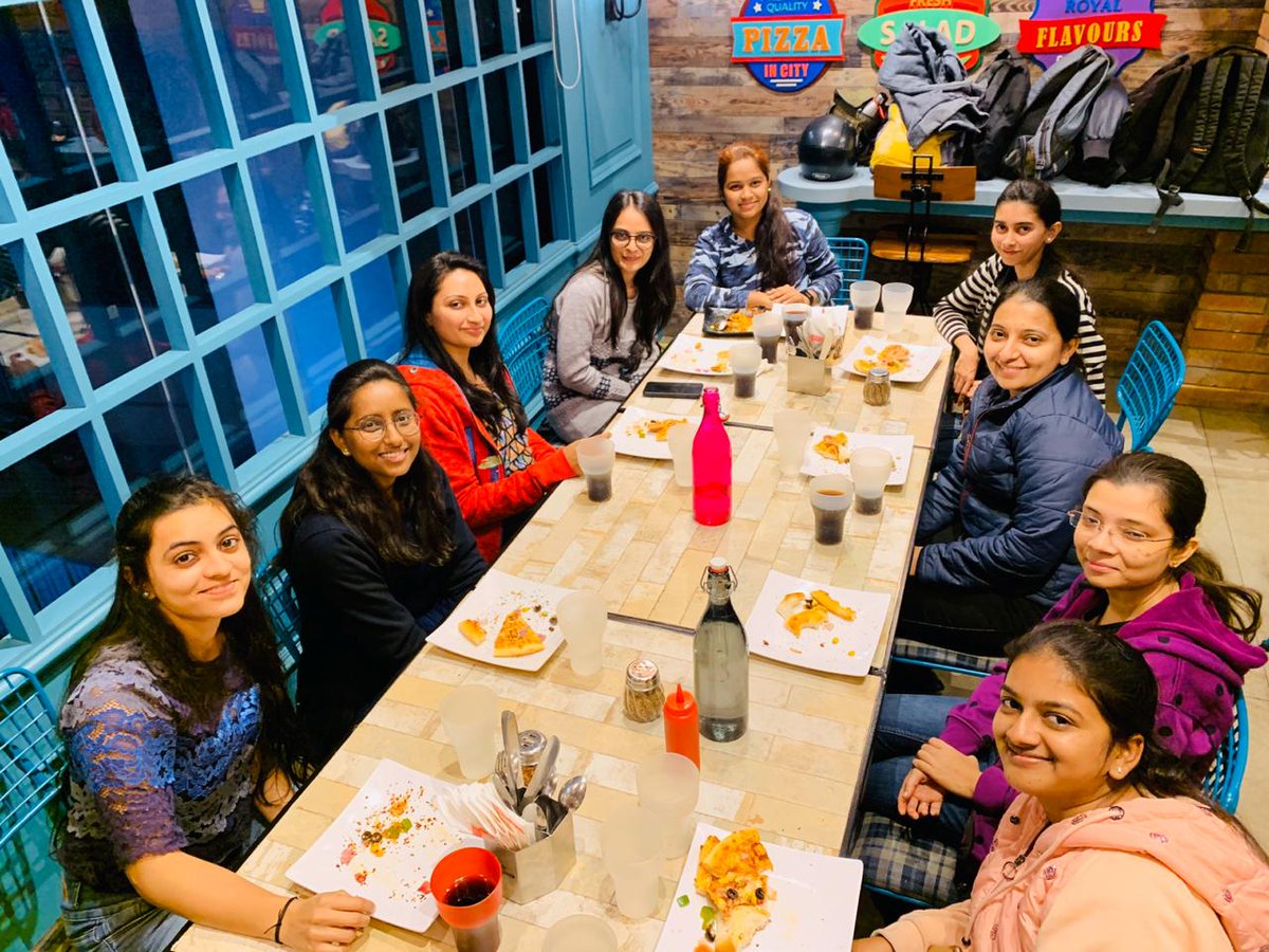 webs_software's tweet photo. Love for Pizza🍕 Can't be Explain in Words, It can be Only Feel After Eating Delicious #Pizza!😋

Webs Optimization Software Solution Team Have Enjoyed the Delicious #Pizza_Party Last Night at #Sam's #Pizza

#websoptimizationparty #officeparty  #pizzaparty  #websoptimization https://t.co/PSx652cjJU