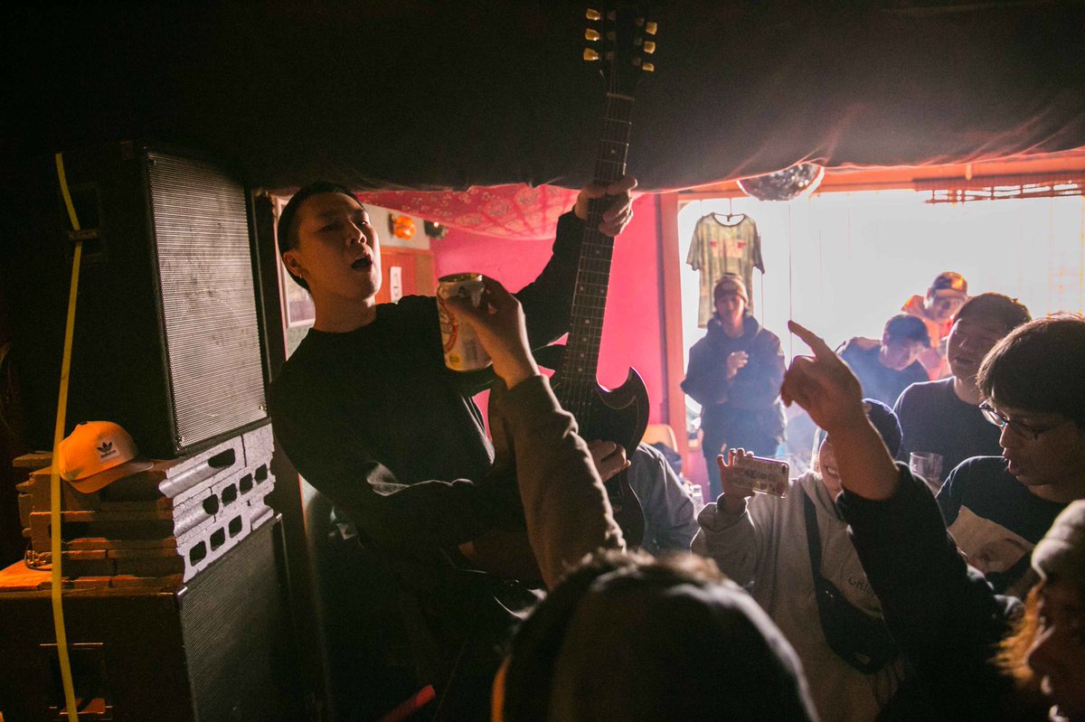TYL_official's tweet photo. 【photo】
先日横浜B.B STREETで行われました、"新春FUCK4"より撮影して頂きました。
BAND:
CAL/MEXICAN AGE/TEXAS COMMANDO/THROW YOUR LIGHTS
新春スペシャルDJ:
椎木くるみ
皆様ありがとうございました。感謝!
#THROWYOURLIGHTS
photo by @3104styles https://t.co/xUKtU7qSzT