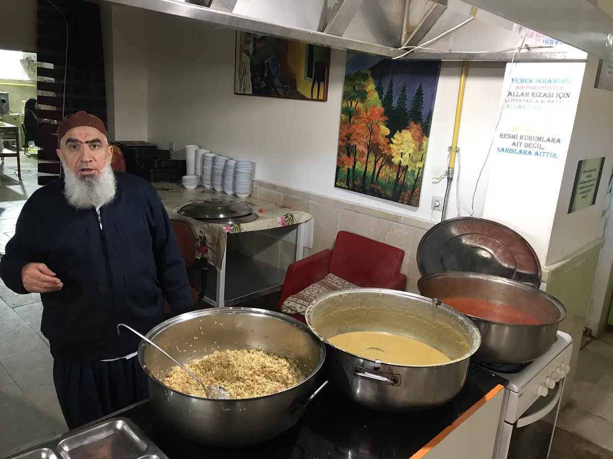 #depremElazig
Eski yimpaş yanında
Cemilbaba aş evinde 24 saat çorba - çay mevcuttur. Elazığlı hemşerilerimize duyurulur...