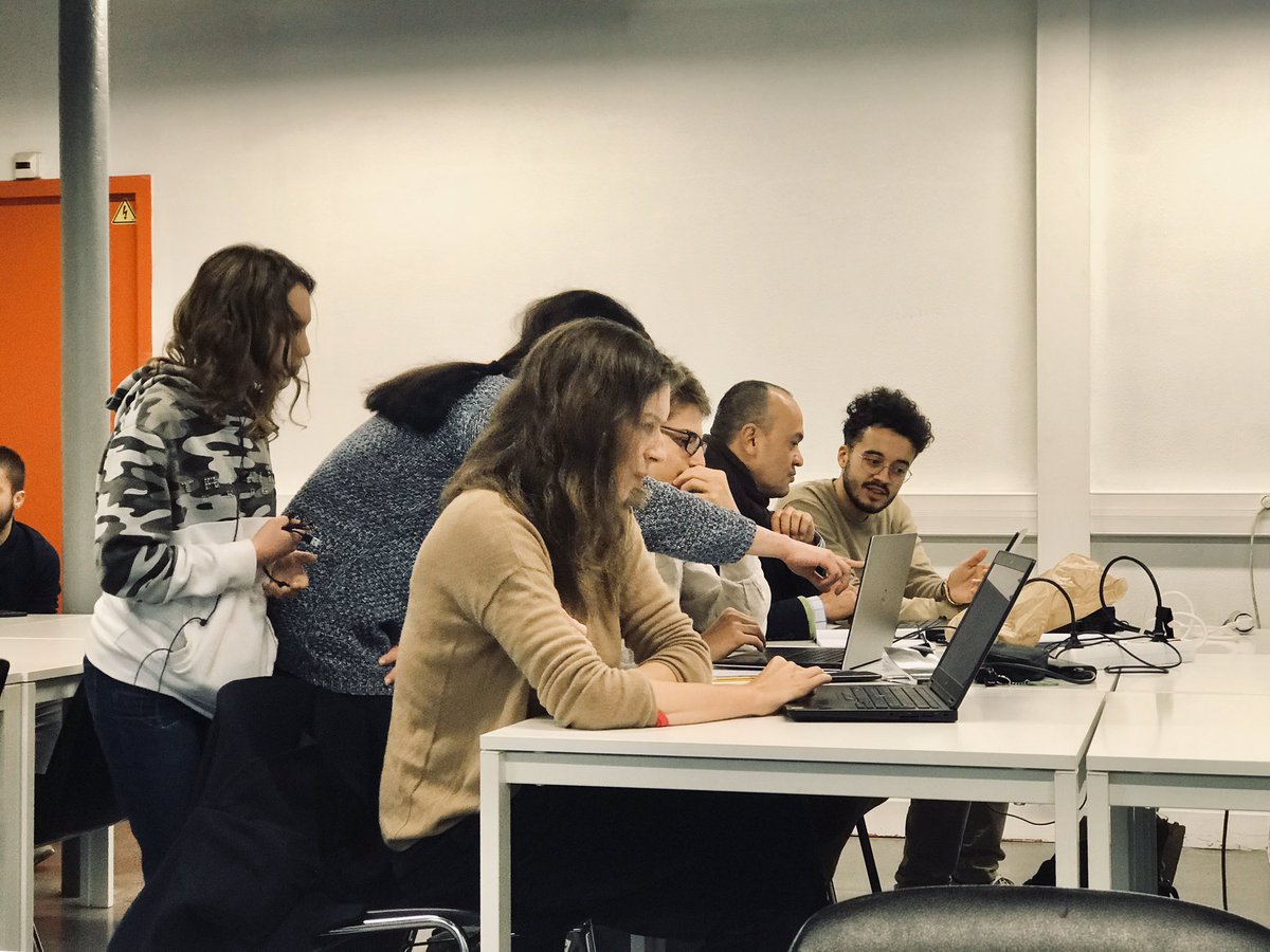 louisdorard's tweet photo. C’est samedi matin et c’est atelier machine learning en Python pour débutants avec @scikit_learn, animé par les apprenants @Simplon_BDX de l’École IA Microsoft (Maud, Corantin et Guillaume). Très effervescent et studieux! Merci à @ynov_bordeaux d’héberger cette session de @BdxMl! https://t.co/E8ZmK6lz5I