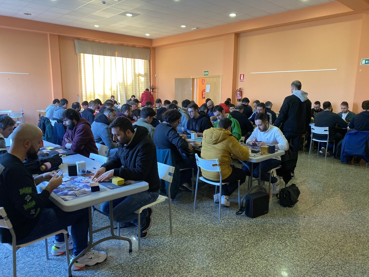 impactreturns1's tweet photo. 49 jugadores en la LIMO!! 😱. Empezamos el año con una gran asistencia 😍.
Mucha diversión y mtg tenemos hoy.
#modern #mtg #acimpact #naron https://t.co/pBTPnRGFwV