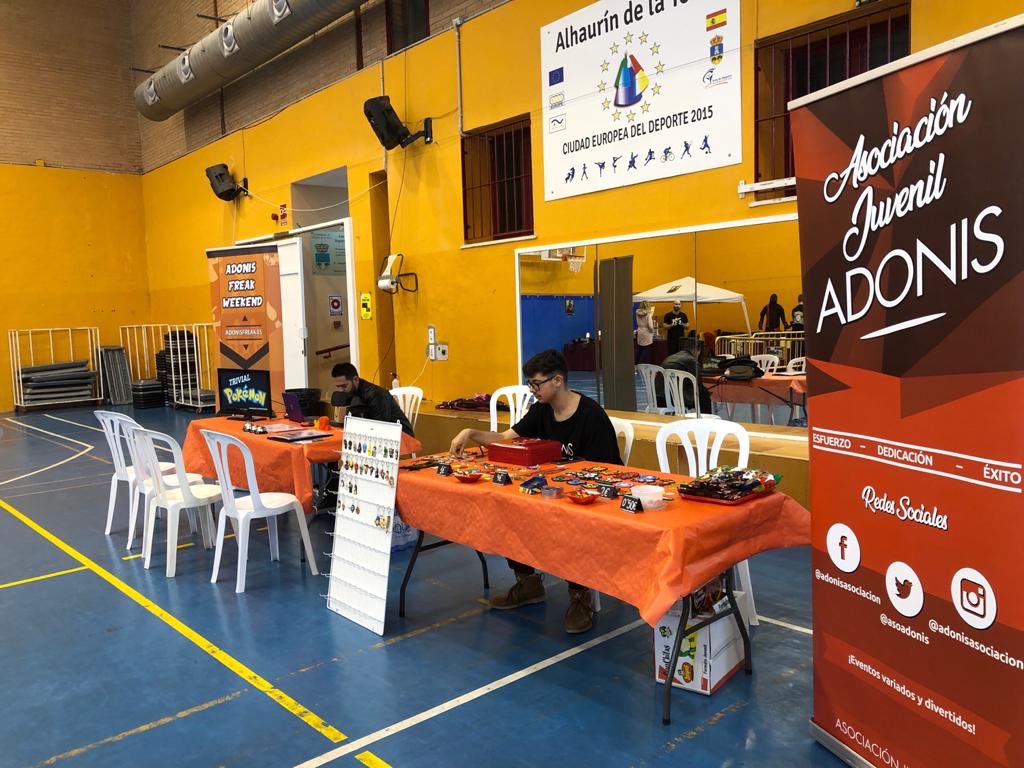 asoadonis's tweet photo. #SalonAlhaurin2020

¡Ya estamos por aquí! 💪🏻

Que no se os olvide visitar nuestra zona 🙊 

-Trivials de Harry P. y Pokemon ✨

-Juegos Gigantes 🙌🏻

-Stand de venta friki 🥰

@EventosGoFF https://t.co/XIdPItN8RT