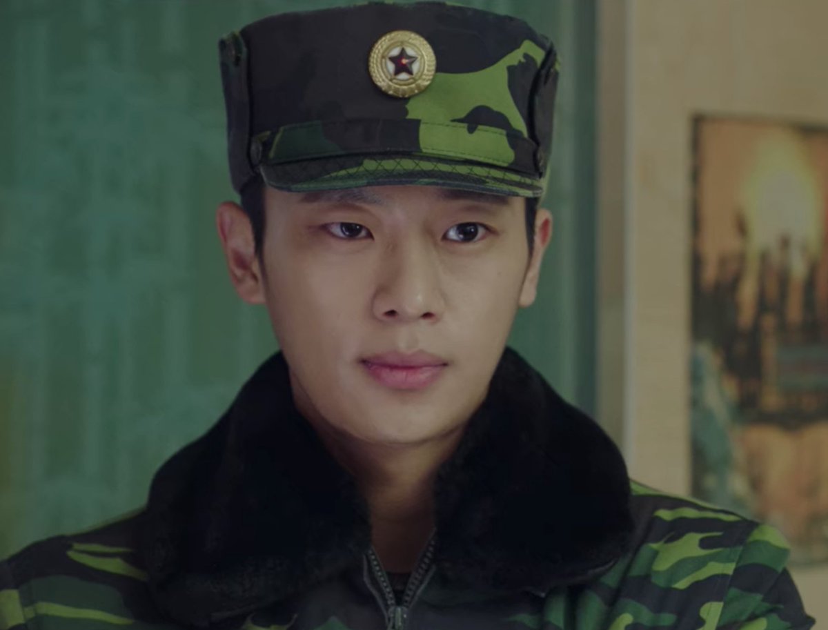MyKoreanDramaID's tweet photo. Kwang Boem anak buah Kapten Ri ternyata hot juga 😍 

#CrashLandingOnYou #LeeSinYoung https://t.co/sbkKrWJJpD