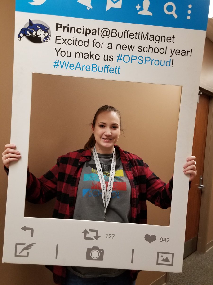 My new student teacher is doing a great job!  She is building positive rapport with s's, helped with science fair and has taught multiple lessons in only 3 weeks!  #sciencerocks #GoBuffett @BuffettMagnet