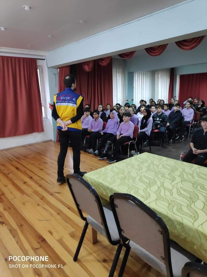 Mustafa Itri Ortaokulunda yapmış olduğumuz "AFET BİLİNCİ" eğitimimiz.
@bpasakaymakam <a href="/bpasabelediyesi/">Bayrampaşa Belediyesi</a> <a href="/drsonersenel/">Soner Şenel</a> <a href="/atilaaydiner/">Atila Aydıner</a> <a href="/AhmetKUMBASAR2/">Ahmet KUMBASAR</a>