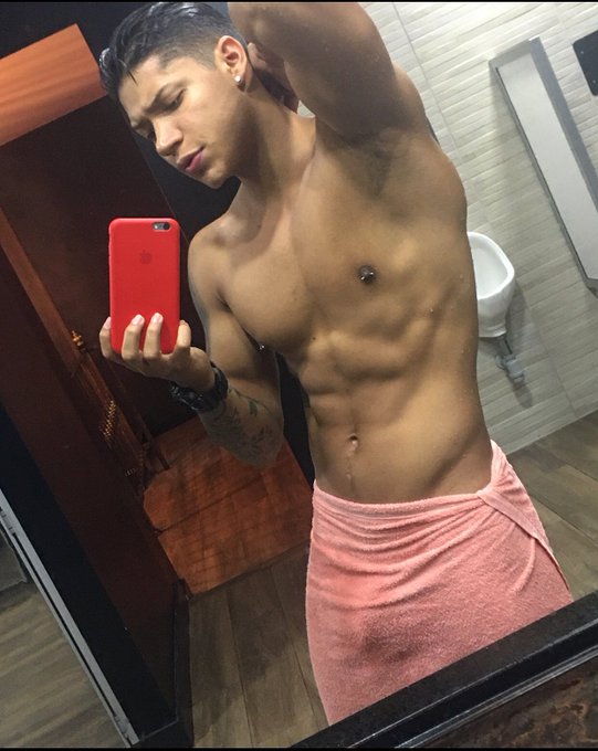 Hello, happy wekeend 🔥 i am ready to have fun with us #online see you in my room @Flirt4Free 🥵😈  https://t<a href="/tag/online"class="tags"><span>#online</span></a>