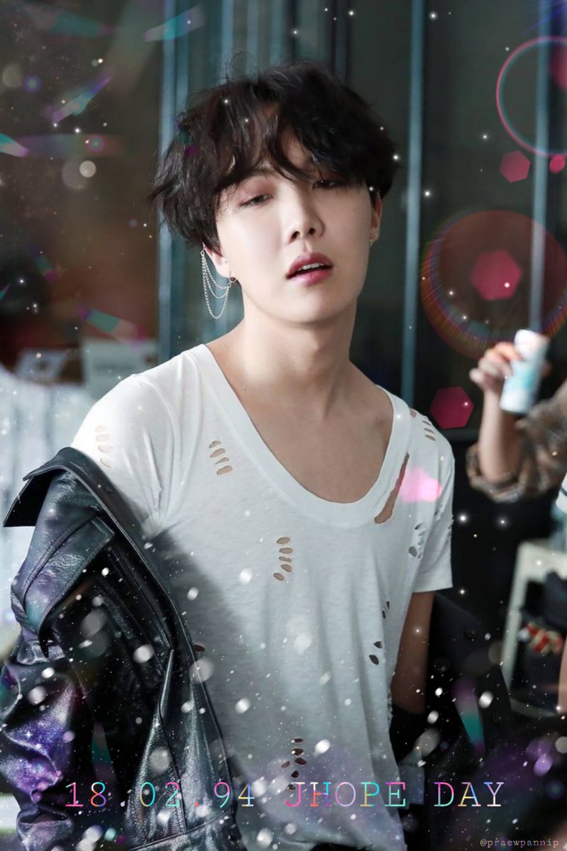 โลกของแทแท ' HoSeok is babe มัมมี๊เพิร์ธแซนต้า💐 tweet media