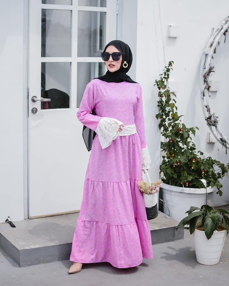 DemenDenim's tweet photo. Ralia Maxi Dress
Bahan   : Monalisa Mix Renda
One Size fit to L

IDR 100K
ORDER Bayar di Tempat Via Lazada >https://t.co/Unmgb0iYKu https://t.co/lxW72sj7Sx