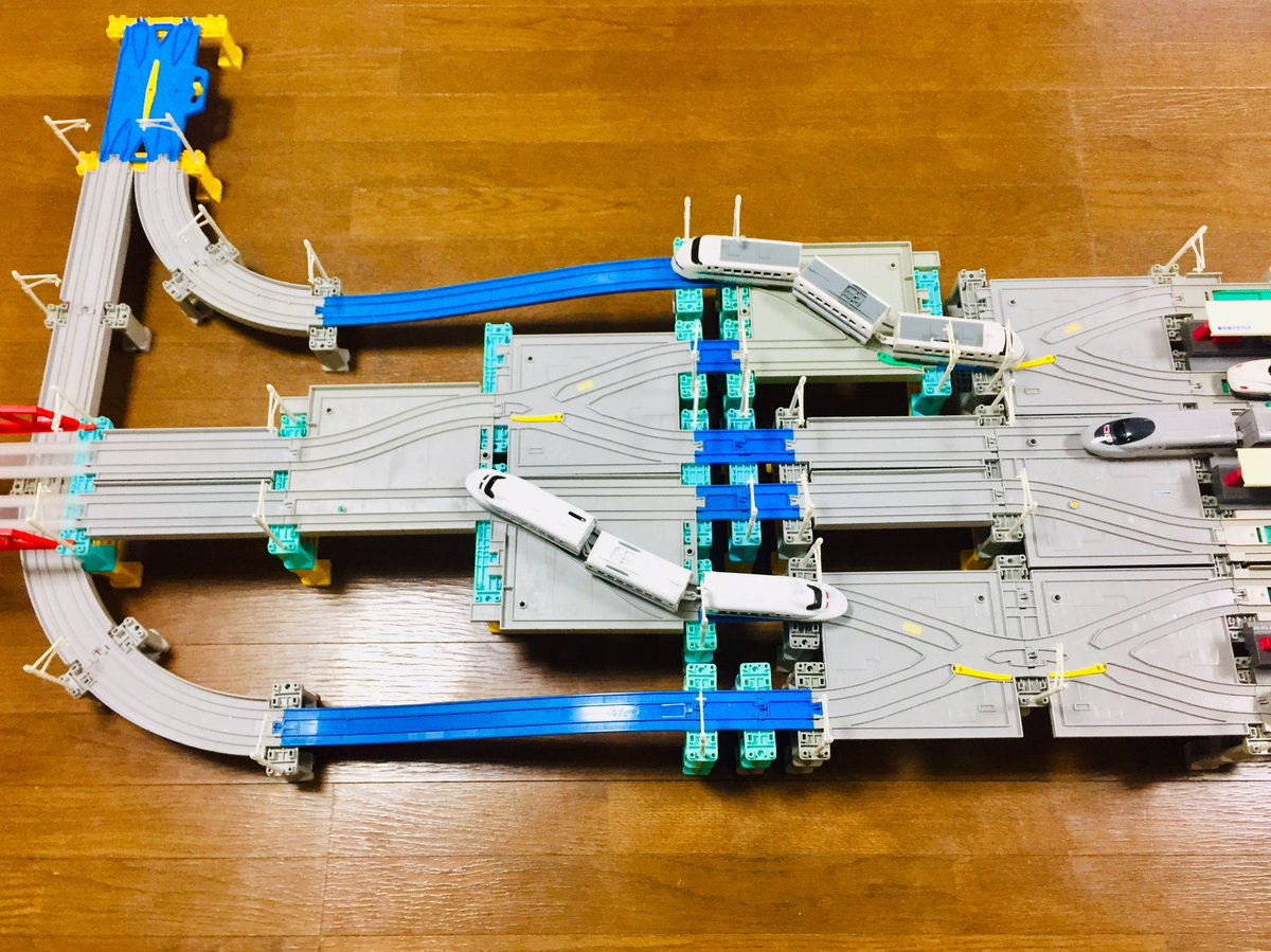 プラレールの高架駅が、無性に欲しくなってしまうレイアウトを作りまし 