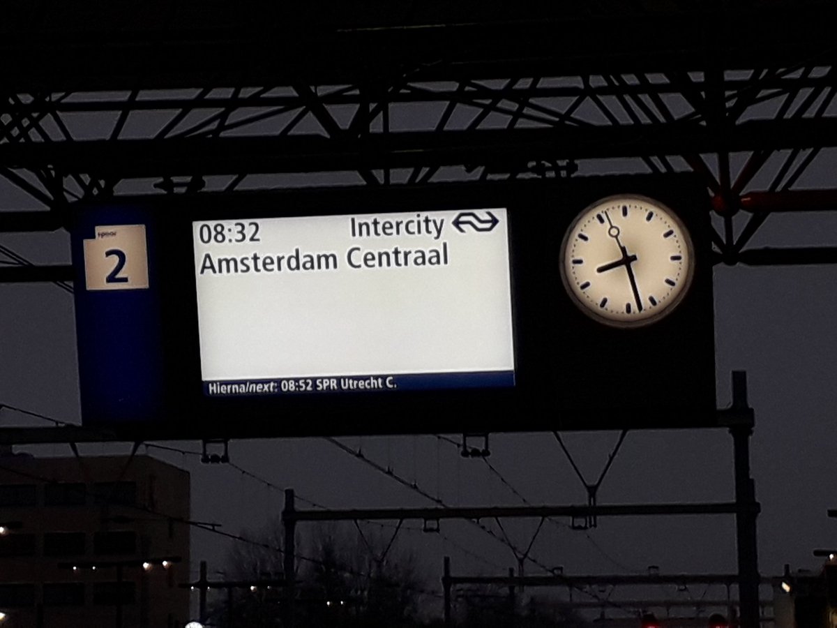 Gingerika2's tweet photo. 'You'll take the west train, just by the side of amsterdam
Just by your left brain, just by the side of the tin man'
(Pam pam pam pam)
#NearlyThere #DutchSquad 🇳🇱 #GoodToSeeThemAgain #Exited 🙌 https://t.co/AmtiZ5t4Mj