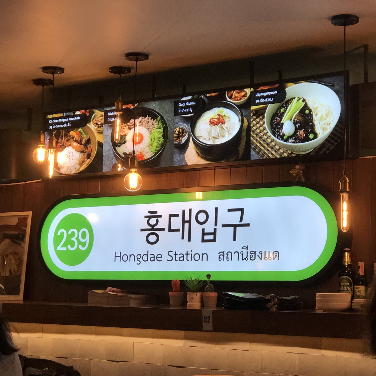 thursdayinmayyy's tweet photo. ร้านบ้าอะไรวะเนี่ย มากี่ทีก็อร่อยไม่แผ่ว แล้วให้โคตรรรรรเยอะ ลองมากี่เมนูๆก็ดี ไม่พูดเยอะนะ ชั้น B ที่เดอะสตรีทรัชดา ถ้าเห็นแล้วยังไม่มาก็คือพลาด จริง 🤷🏻‍♀️ https://t.co/hQMOkWmBrm