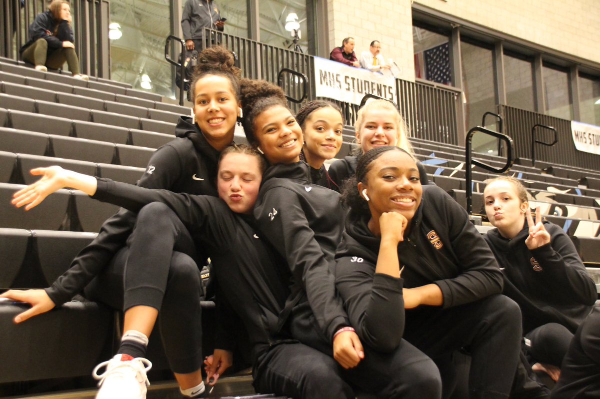 SRHSsquawk's tweet image. 