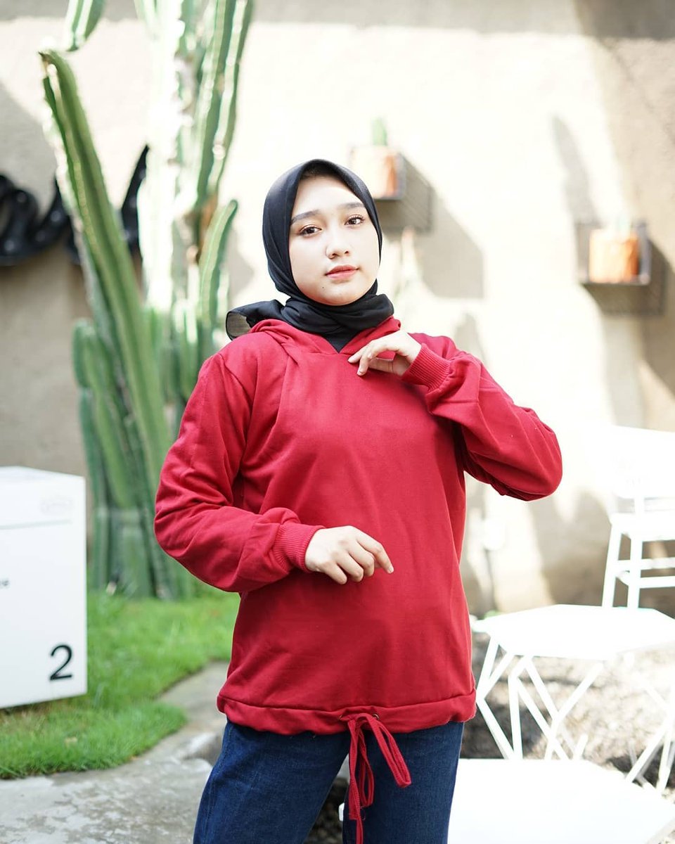 Tesla Sweater Hoodie
Bahan   : Fleece
One Size fit to L

IDR 85K
ORDER Bayar di Tempat Via Lazada >bit.ly/38CJ3mX