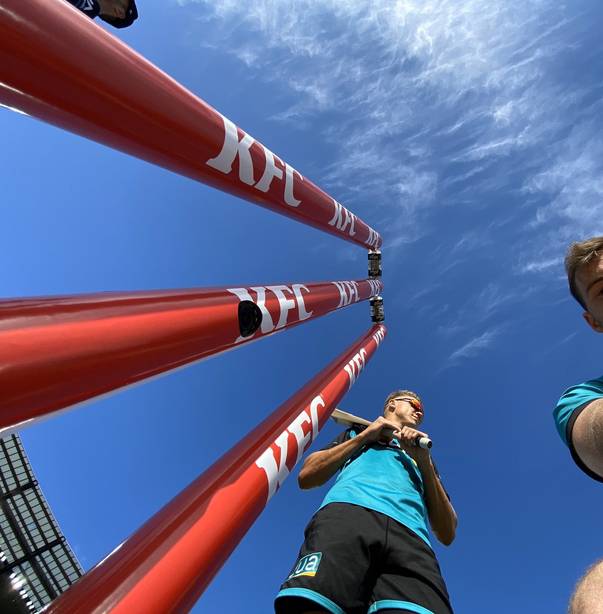 Who did it better... <a href="/GettySport/">Getty Images Sport</a> or Heat Social Media guy? 🤪

#BringTheHeat #BBL09