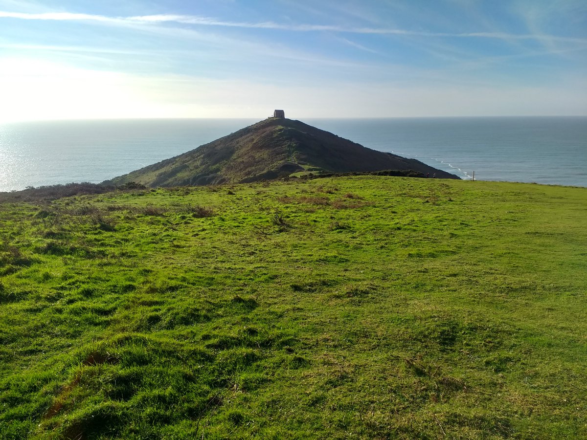 EJDPollard's tweet photo. The Napoleonic sea shanty 'Spanish Ladies' relates the landmarks that sailors see returning from Spain to England. The song mentions two #promontoryfort on #Cornwall's south coast - The #Dodman and #RameHead. Had to visit them both https://t.co/m7XVzVJToW